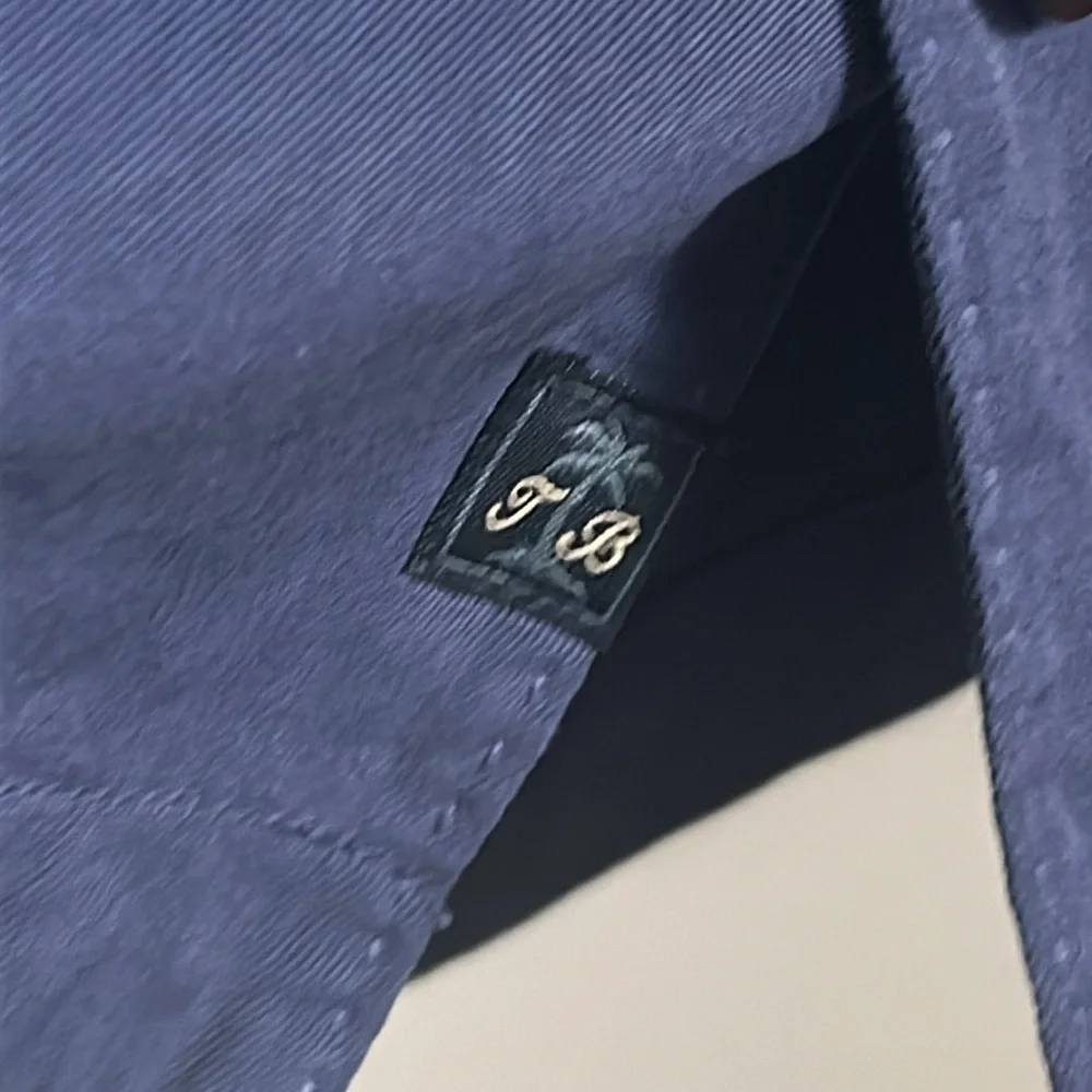 Tommy Bahama Classic Men’s Brushed Silk Short Sleeve Button Up Camp Shirt - Picture 3 of 6